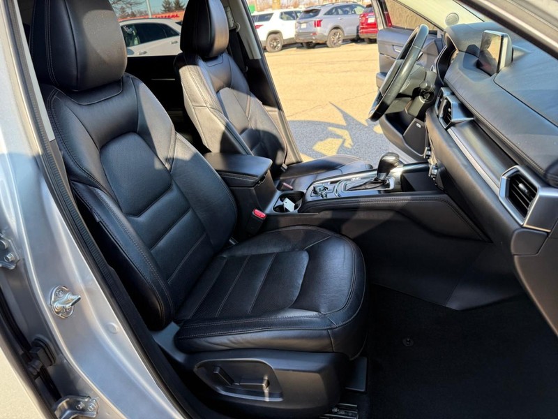 Mazda CX-5 Vehicle Image 16