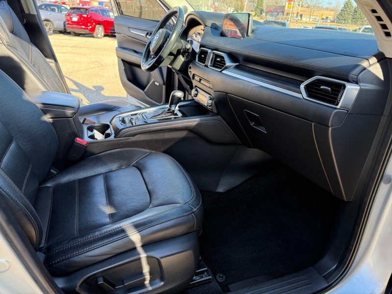 Mazda CX-5 Vehicle Image 17