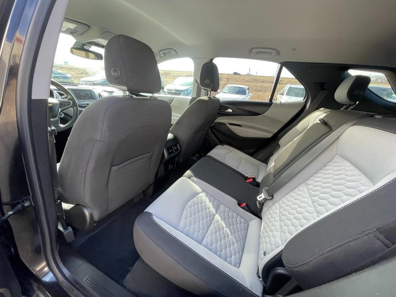 Chevrolet Equinox Vehicle Image 17