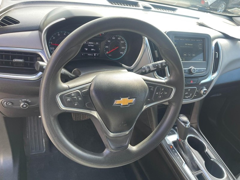 Chevrolet Equinox Vehicle Image 23