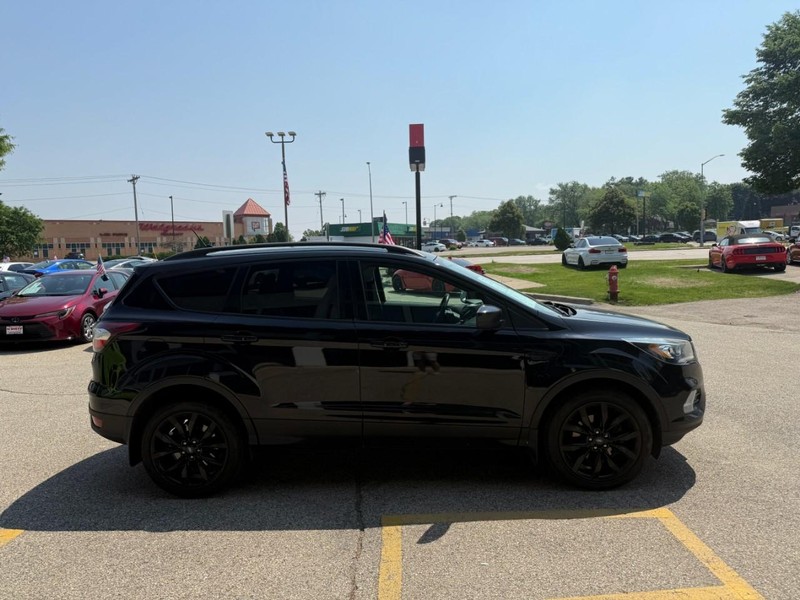 Ford Escape Vehicle Image 04