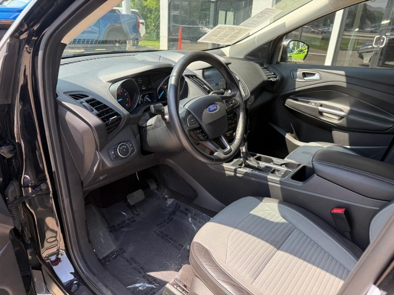 Ford Escape Vehicle Image 10