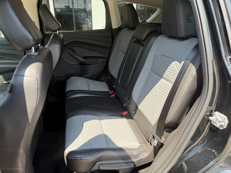 Ford Escape Vehicle Image 11