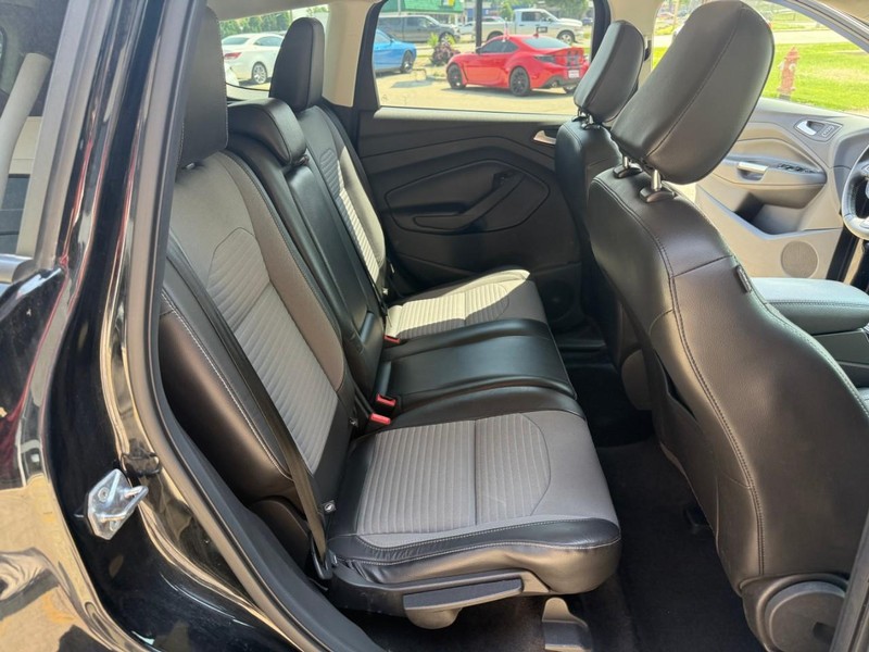 Ford Escape Vehicle Image 14