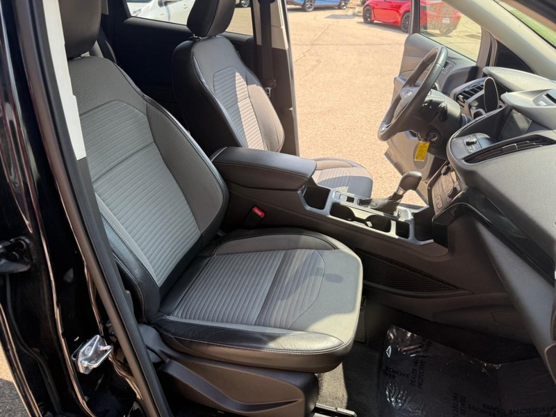 Ford Escape Vehicle Image 16