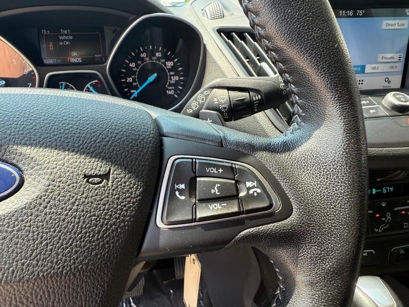 Ford Escape Vehicle Image 21