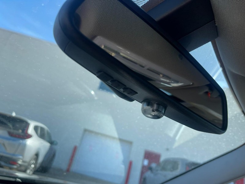 BMW 3 Series Vehicle Image 32