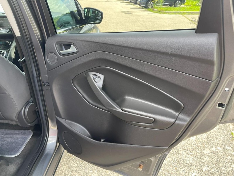 Ford Escape Vehicle Image 15
