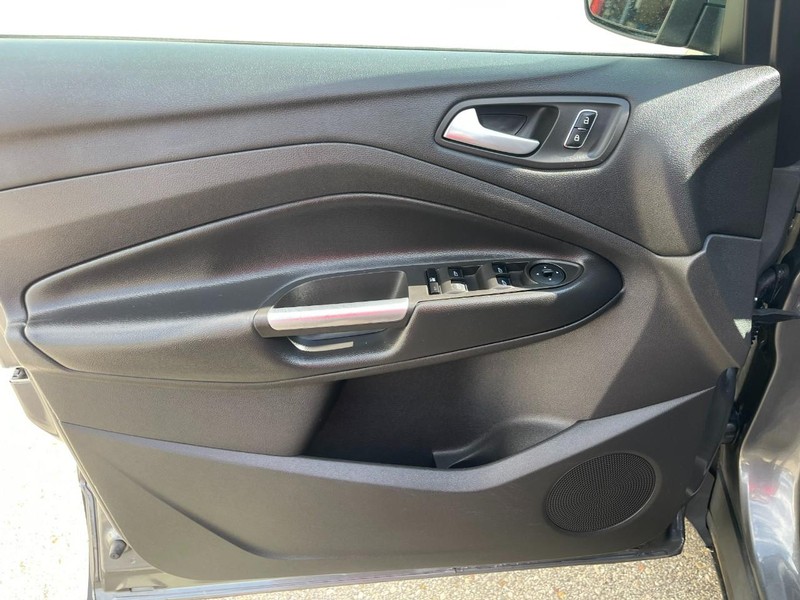 Ford Escape Vehicle Image 21