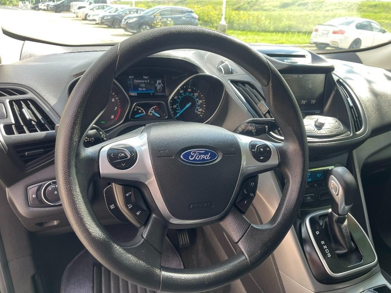 Ford Escape Vehicle Image 22