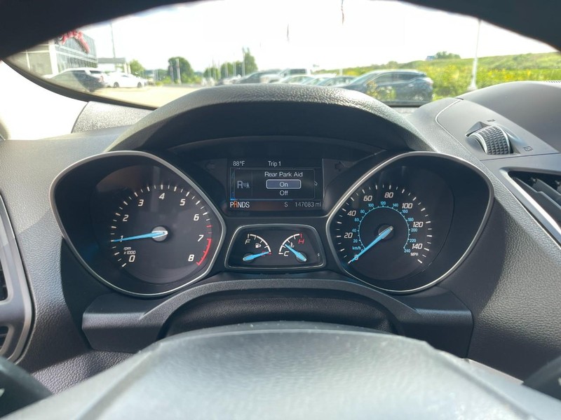Ford Escape Vehicle Image 30