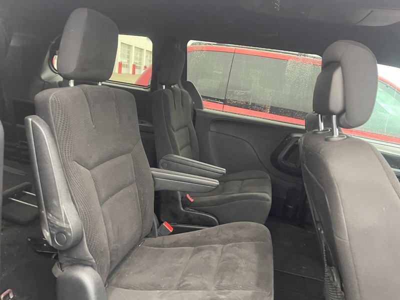 Dodge Grand Caravan Vehicle Image 04