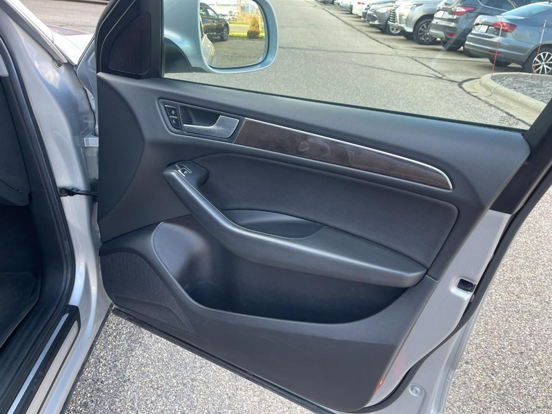 Audi Q5 Vehicle Image 08