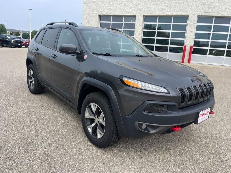Jeep Cherokee Vehicle Image 02