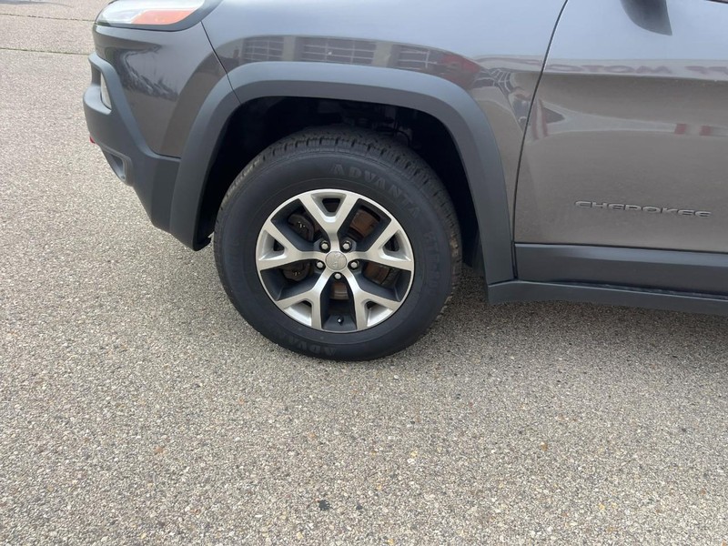 Jeep Cherokee Vehicle Image 07