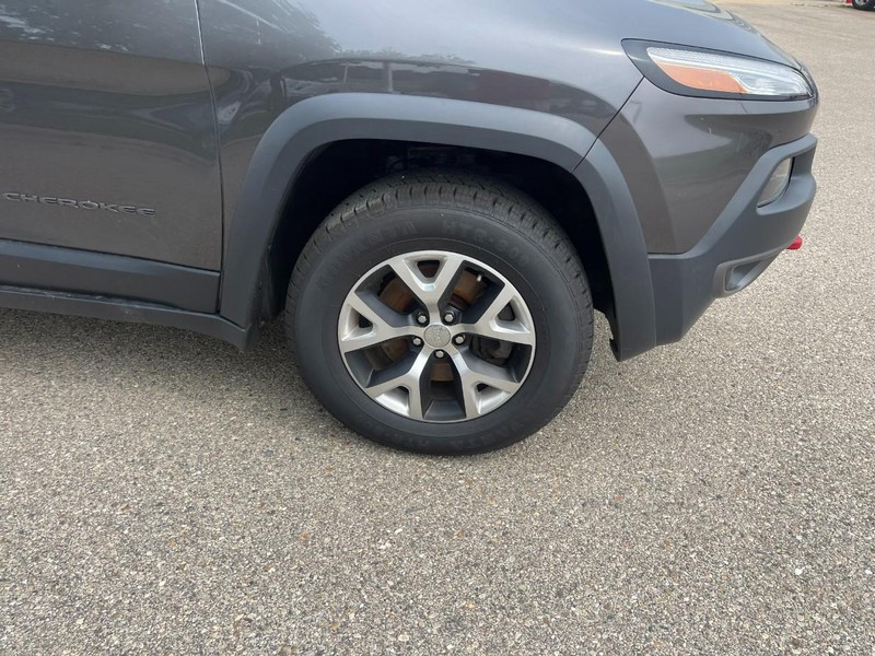 Jeep Cherokee Vehicle Image 08