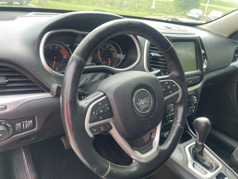 Jeep Cherokee Vehicle Image 20