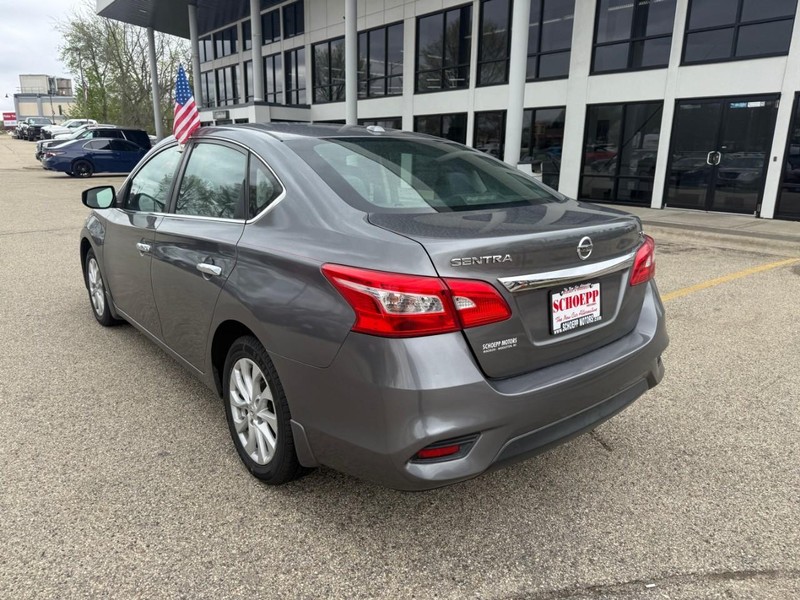 Nissan Sentra Vehicle Image 07