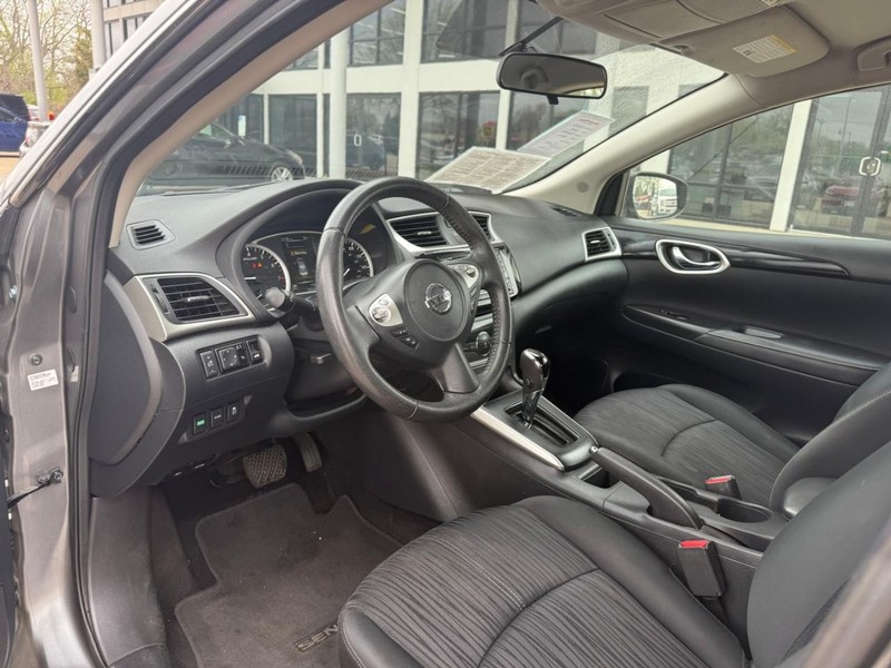 Nissan Sentra Vehicle Image 10