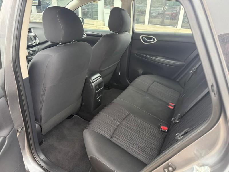 Nissan Sentra Vehicle Image 12