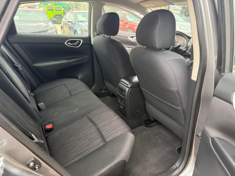 Nissan Sentra Vehicle Image 14