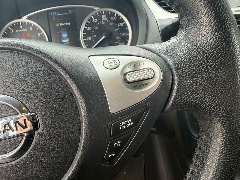 Nissan Sentra Vehicle Image 21