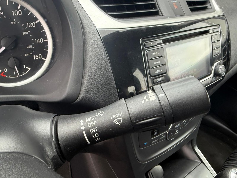 Nissan Sentra Vehicle Image 23