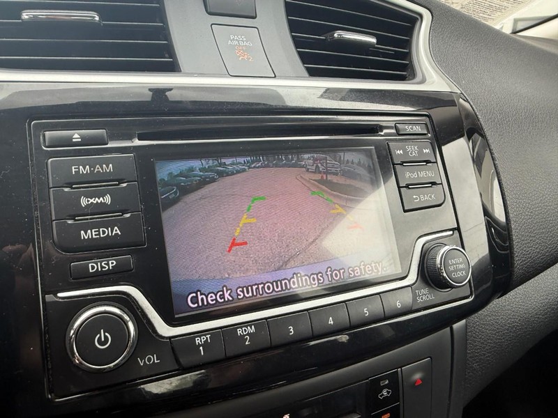 Nissan Sentra Vehicle Image 26