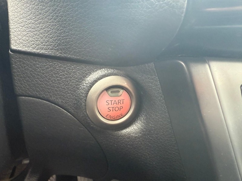 Nissan Sentra Vehicle Image 27