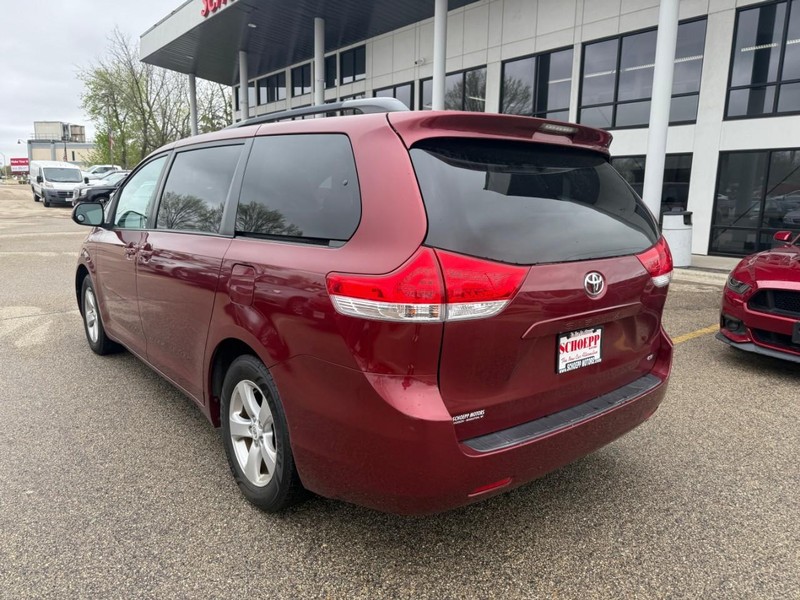 Toyota Sienna Vehicle Image 07