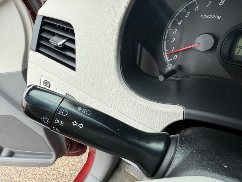 Toyota Sienna Vehicle Image 25