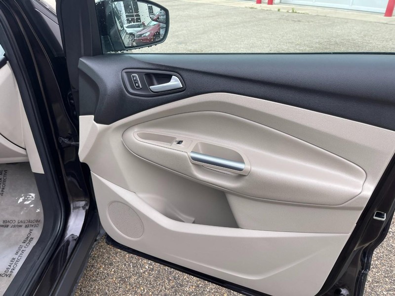 Ford Escape Vehicle Image 12
