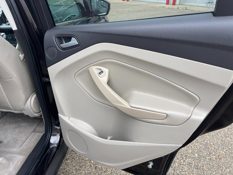Ford Escape Vehicle Image 15