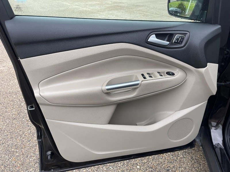 Ford Escape Vehicle Image 21