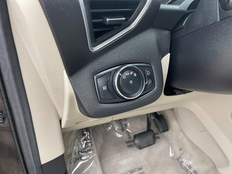 Ford Escape Vehicle Image 23