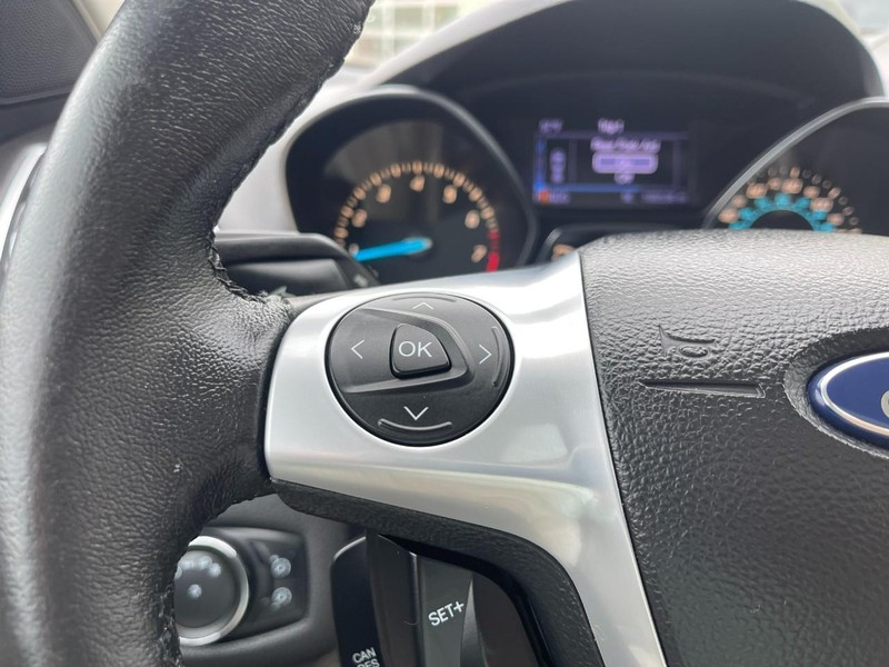 Ford Escape Vehicle Image 31