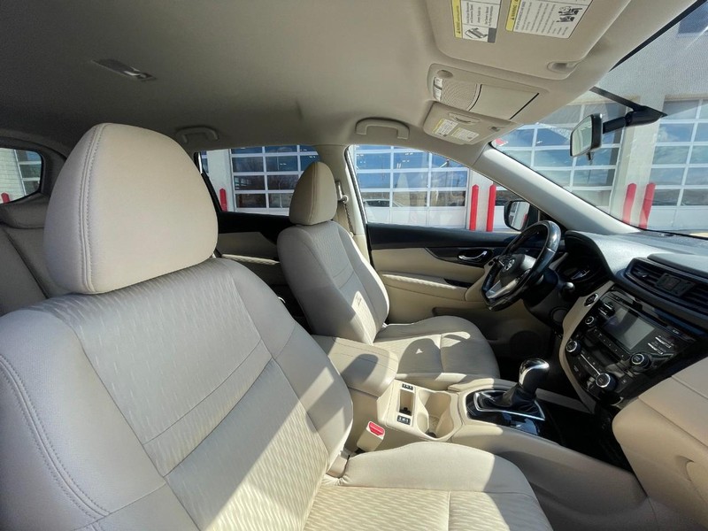 Nissan Rogue Vehicle Image 11