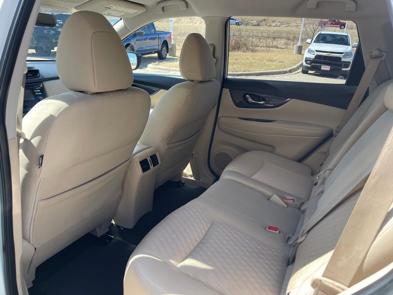 Nissan Rogue Vehicle Image 16