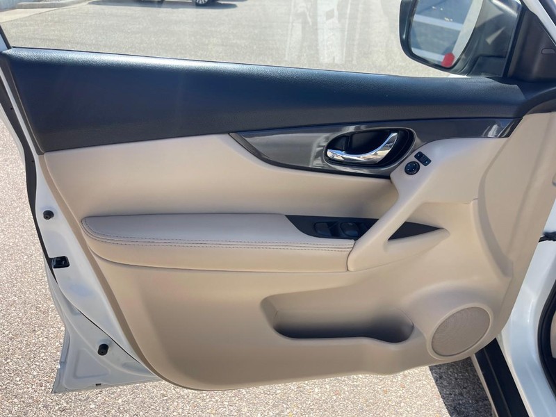 Nissan Rogue Vehicle Image 20