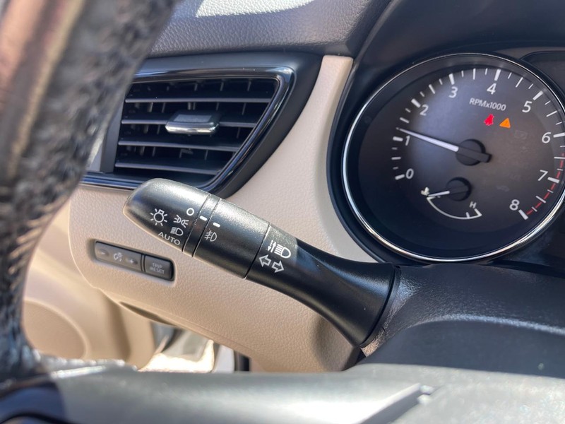 Nissan Rogue Vehicle Image 26