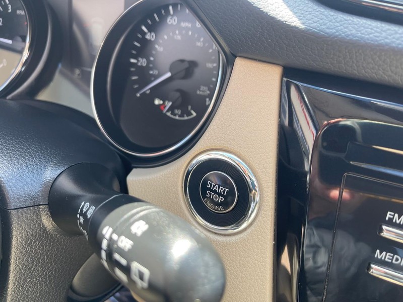 Nissan Rogue Vehicle Image 28