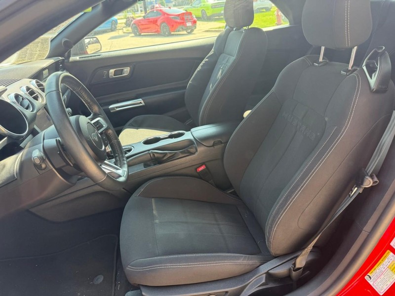 Ford Mustang Vehicle Image 09