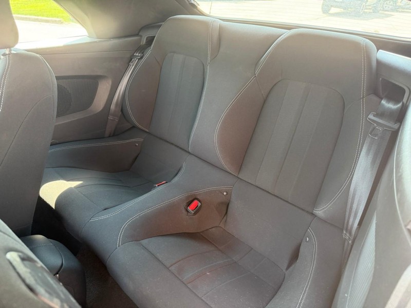 Ford Mustang Vehicle Image 11