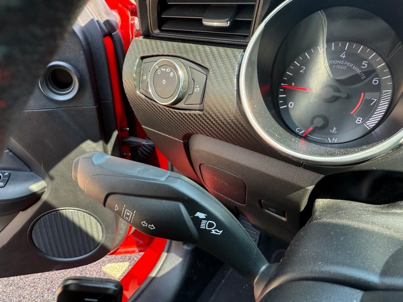Ford Mustang Vehicle Image 18