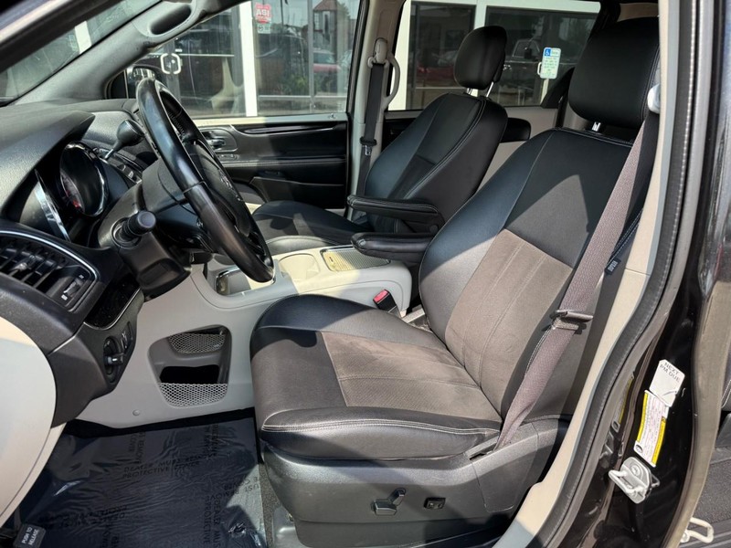 Dodge Grand Caravan Vehicle Image 09