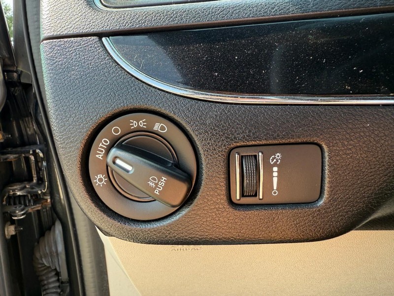 Dodge Grand Caravan Vehicle Image 22
