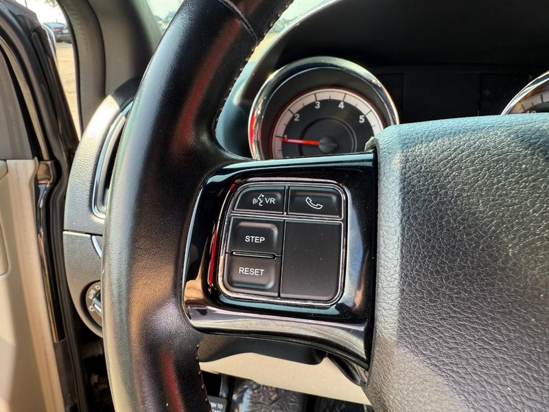 Dodge Grand Caravan Vehicle Image 24