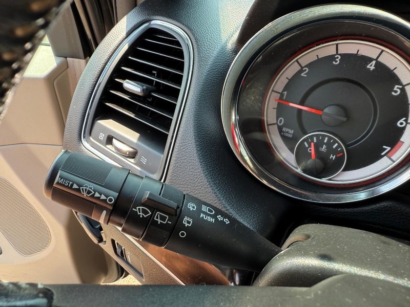 Dodge Grand Caravan Vehicle Image 25