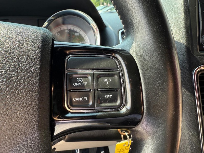 Dodge Grand Caravan Vehicle Image 26