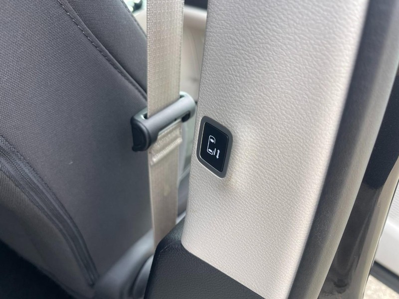 Chrysler Voyager Vehicle Image 15